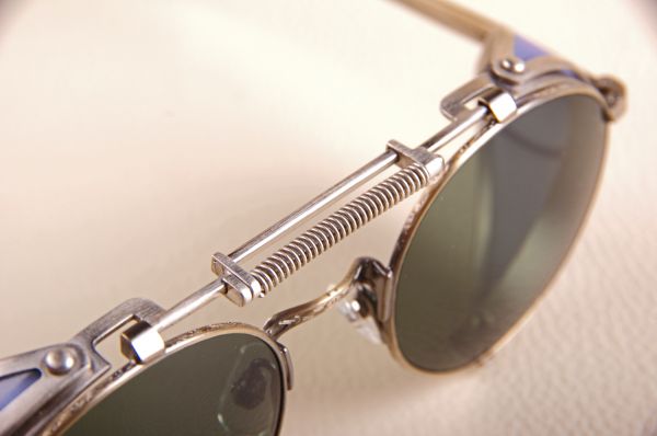 Commander les lunettes Matsuda M2809 H portées par Sarah Connor dans Terminator