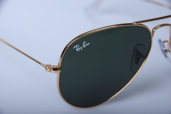 Essayer les lunettes de soleil RAYBAN près du Havre 76
