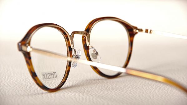 Où acheter des lunettes japonaises en titane proche Le Havre, 76, France ?